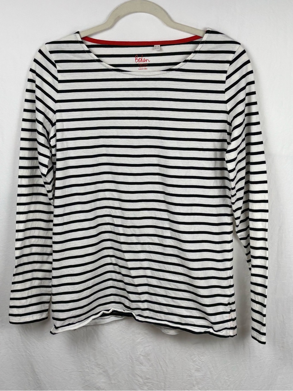 Boden women’s sz 8 White and Black Striped Long Sleeve Tee